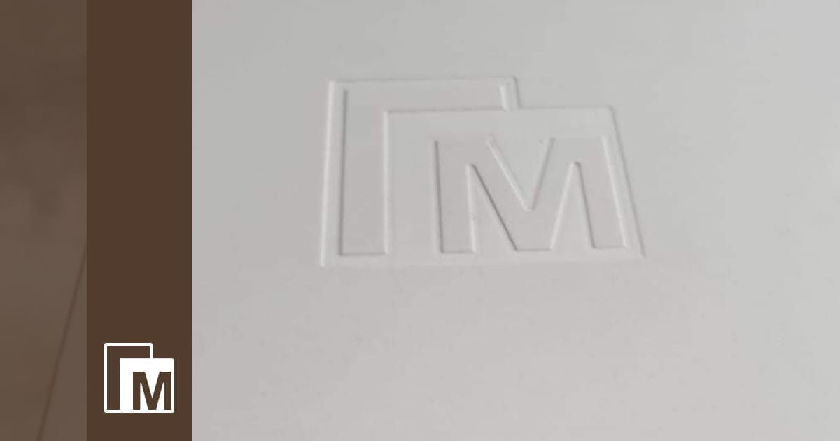 Cover Article: New Masutti, depicting a detail of the quartz top.